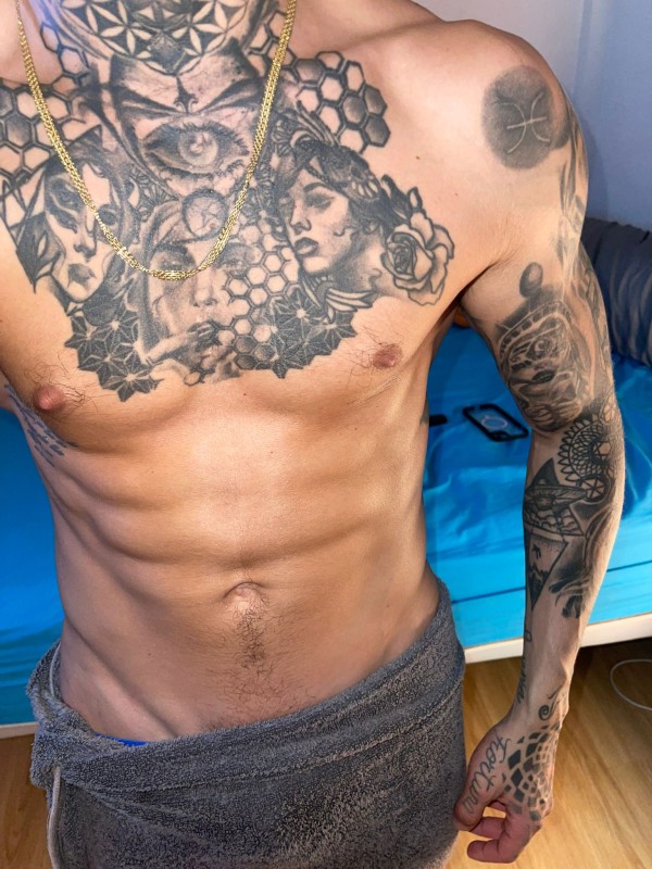 NIÑATO DEPORTISTA, MODELO COLOMBIANO. SUITE PRIVADA