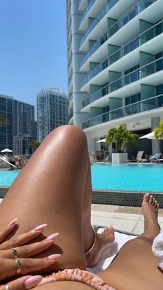 BUENOS CULOS y BUENAS TETAS SALIDAS