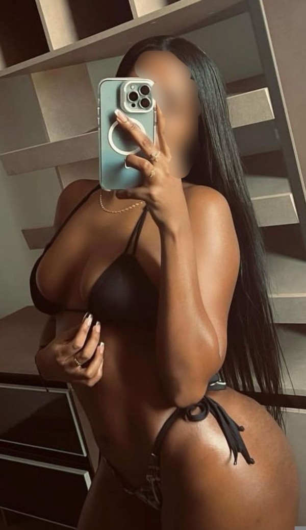 POR BORMUJOS – COLOMBIANA DE LUJO EXPLOSIVA SIN LIMITES