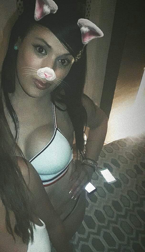 HERMOSA MORENAZA MUY CALIENTE Y VICIOSA