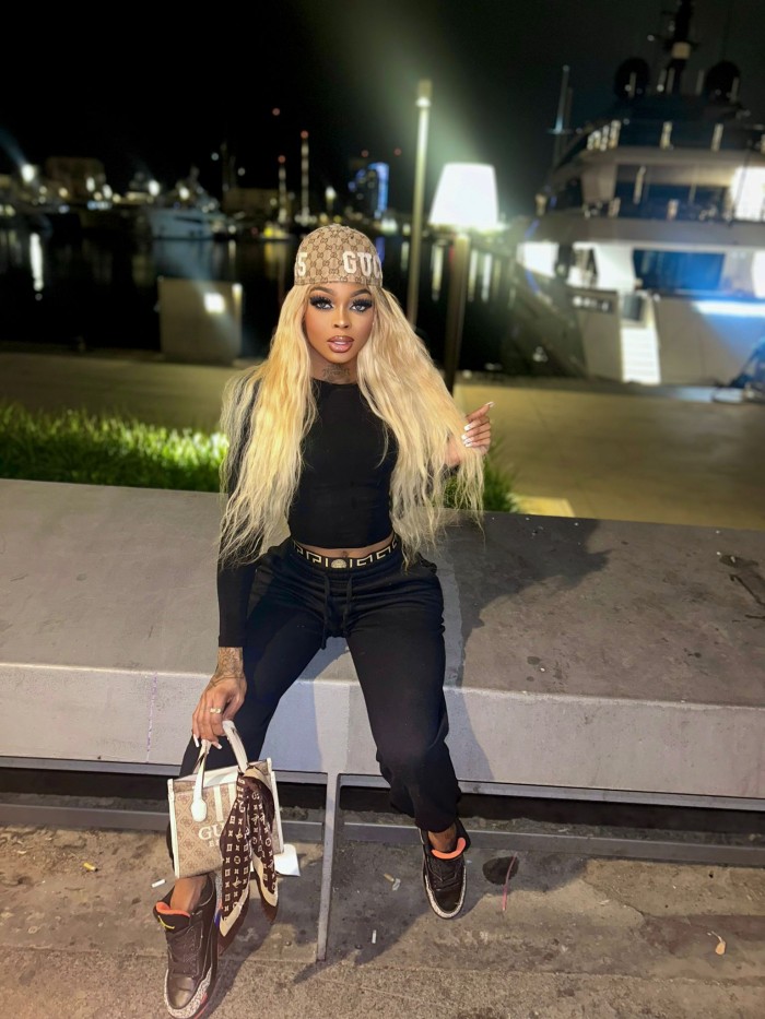 MORENAZA CON BUENA POLLA AVAILABLE 24H