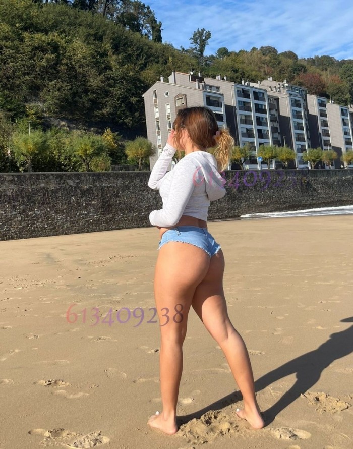 TIERNA JOVENCITA FLEXIBLE Y JUGUETONA