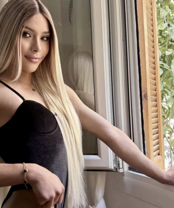 Chica trans recién llegada ambar