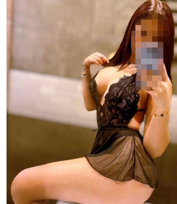 Cariñosa, caliente y muy complaciente