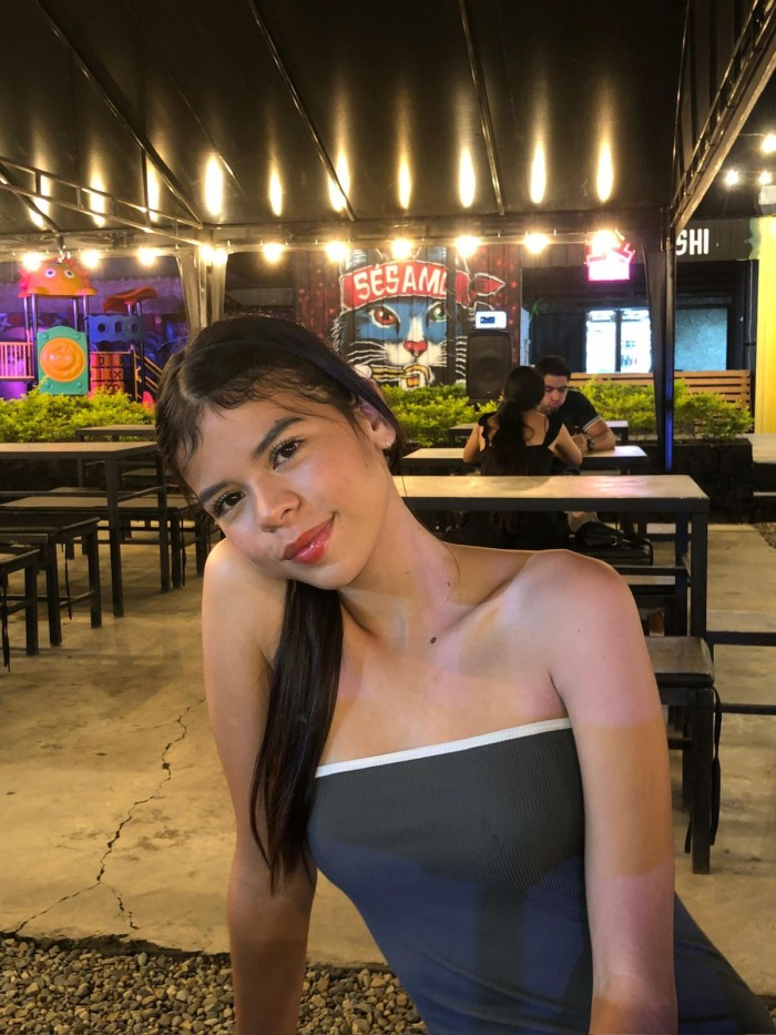 Chica vip de lujo teen en busca de experiencias