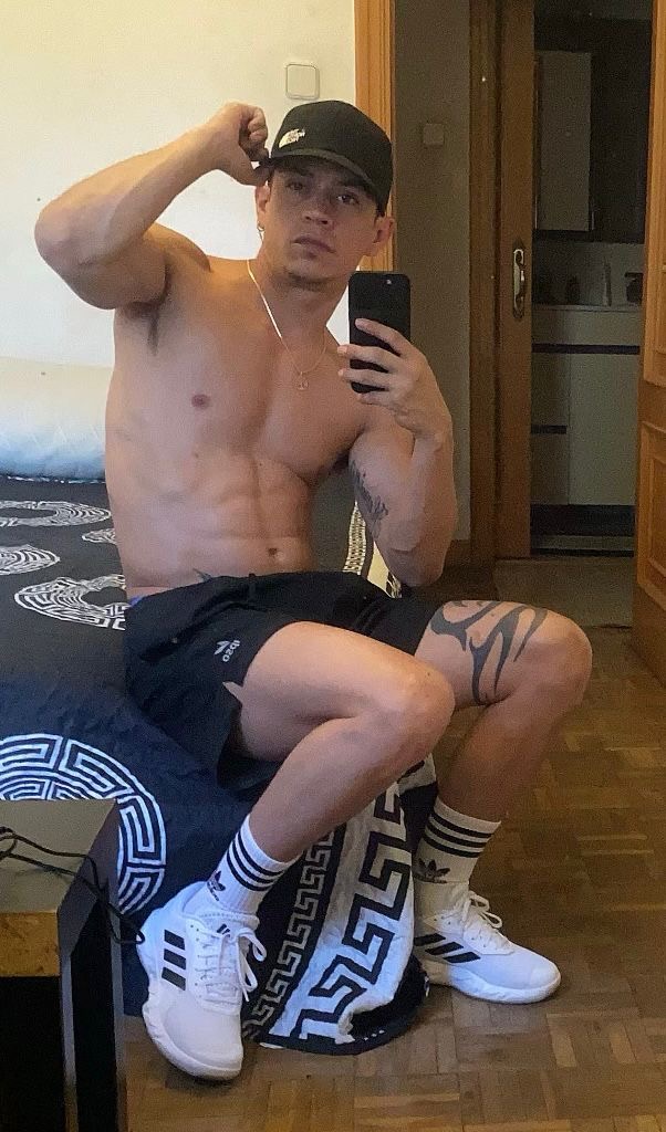 Latino morboso masculino