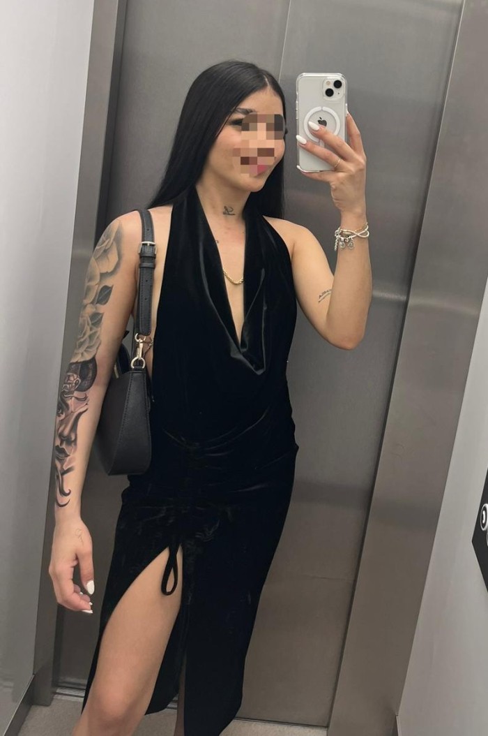 FLACA BIEN SABROSA Y MORBOSA
