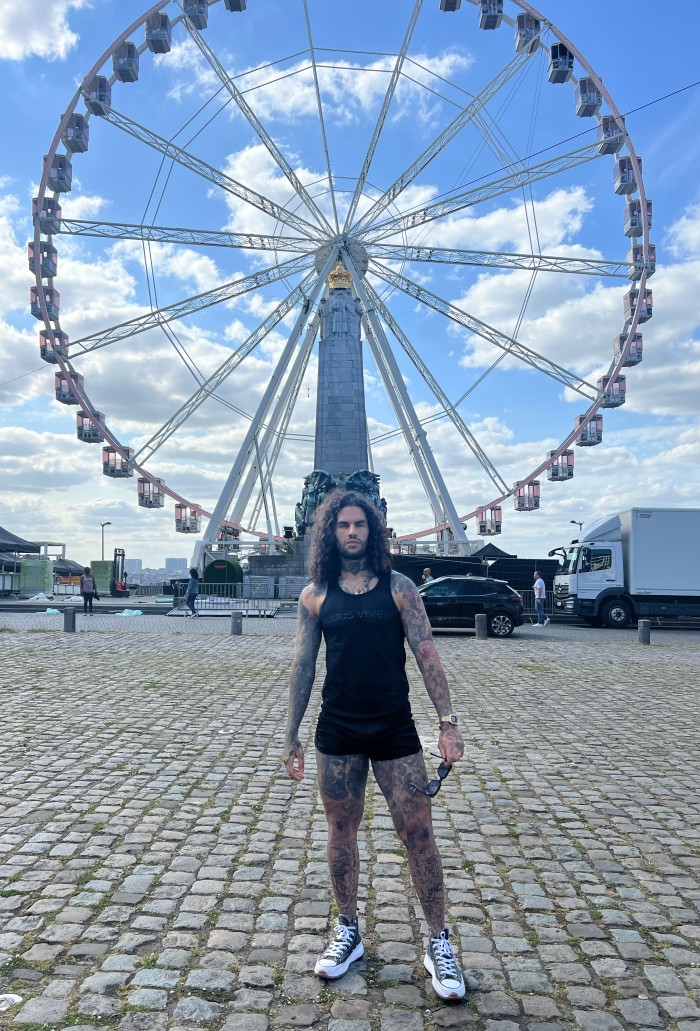 Novedad en tu ciudad. Gran polla XXL para tu trase