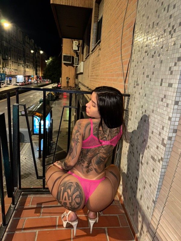JOVENCITA BRASILEÑA de 18 AÑITOS MUY CALIENTE