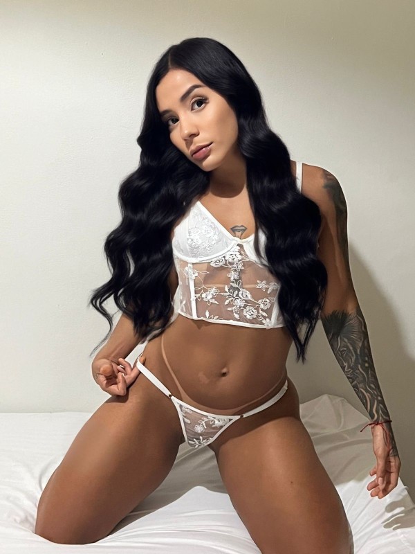JOVENCITA BRASILEÑA de 18 AÑITOS MUY CALIENTE