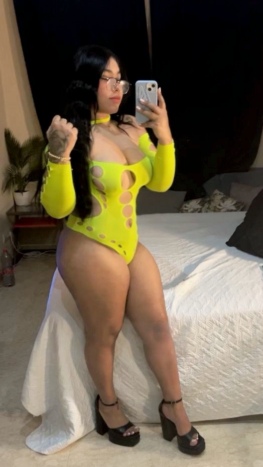 Aquí estoy para complacerte en todo lo q me pidas griego a tope muy fiester