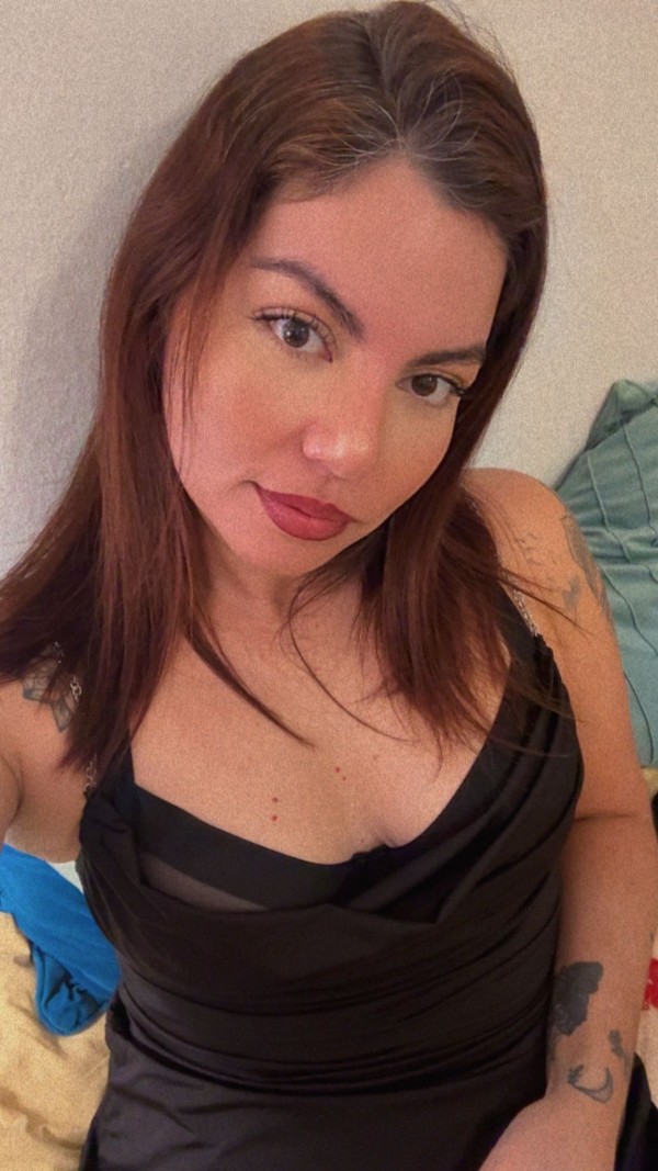 Mi cuerpo suplica en silencio: tócame, ábreme, hazme tuya