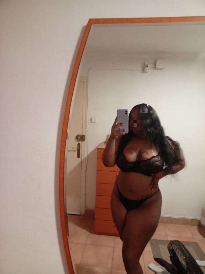 MORENA COLOMBIANA DISPUESTA A DARTE PLACER