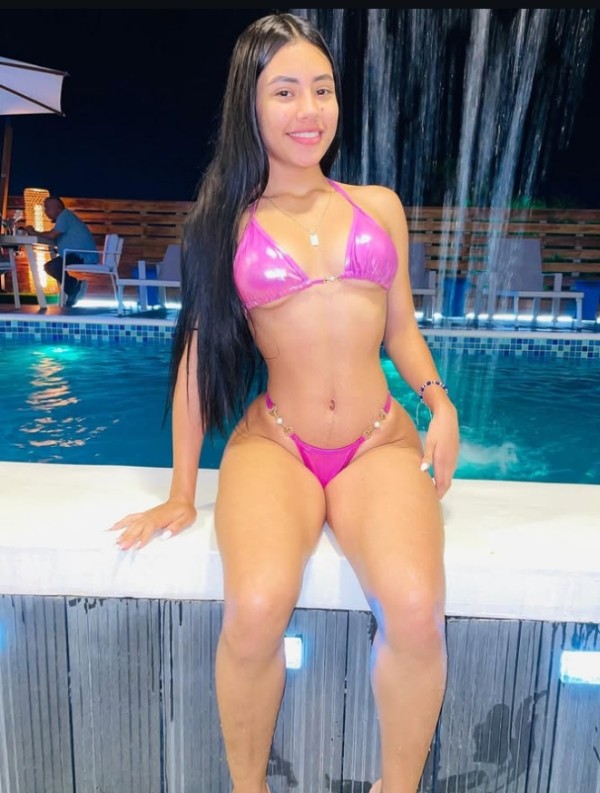 Carlis Mujer bonita y disponible para ti 24 horas