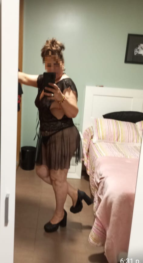 Madura caliente y Folladora