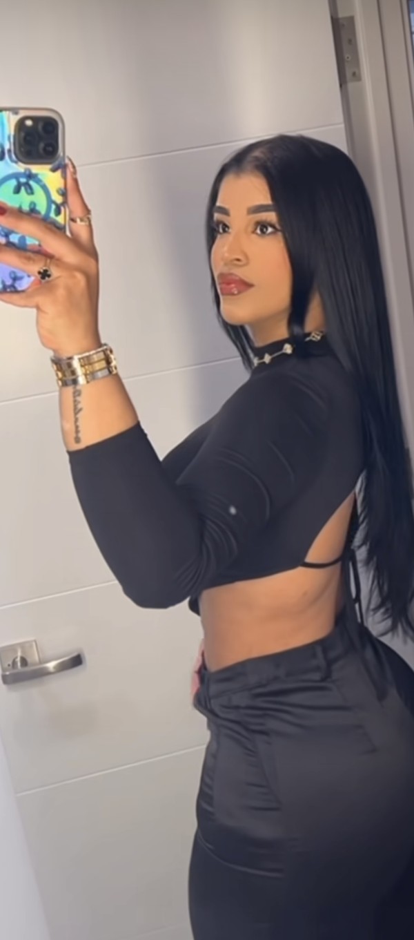 Adelin un encanto de mujer