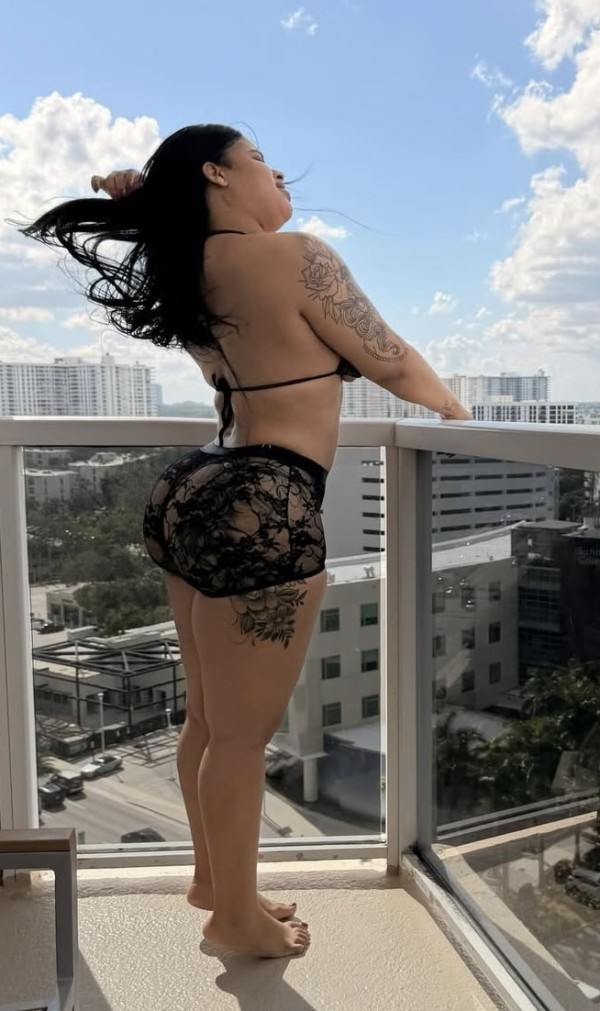 Mariana Fogosa tetona