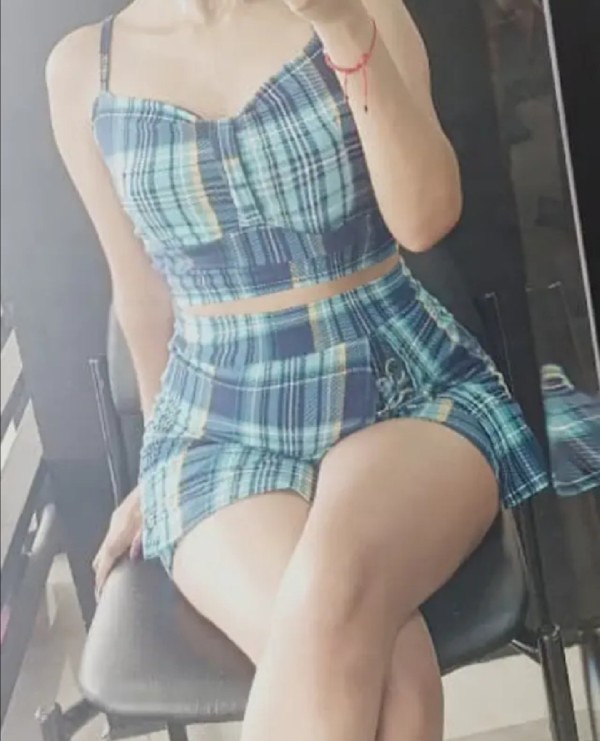 Polvo 20€ chica sexy y cañera metro estrecho