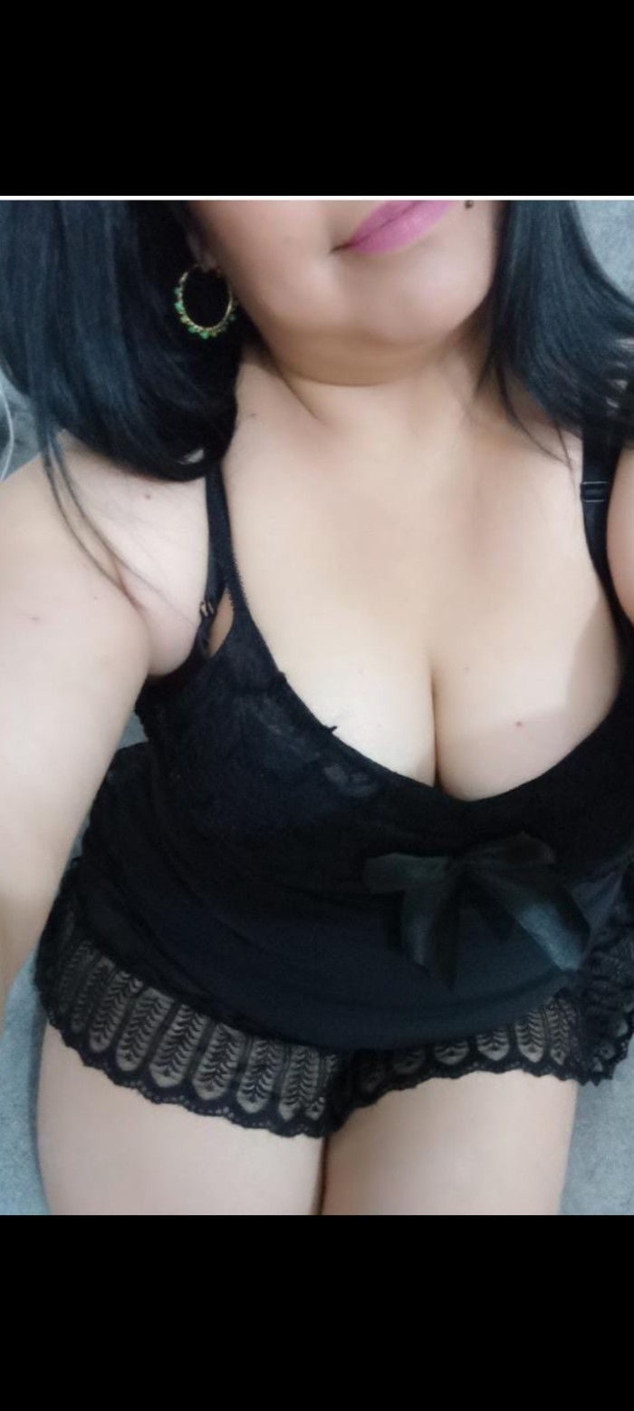 Hola soy Camila cariñosa rellenita