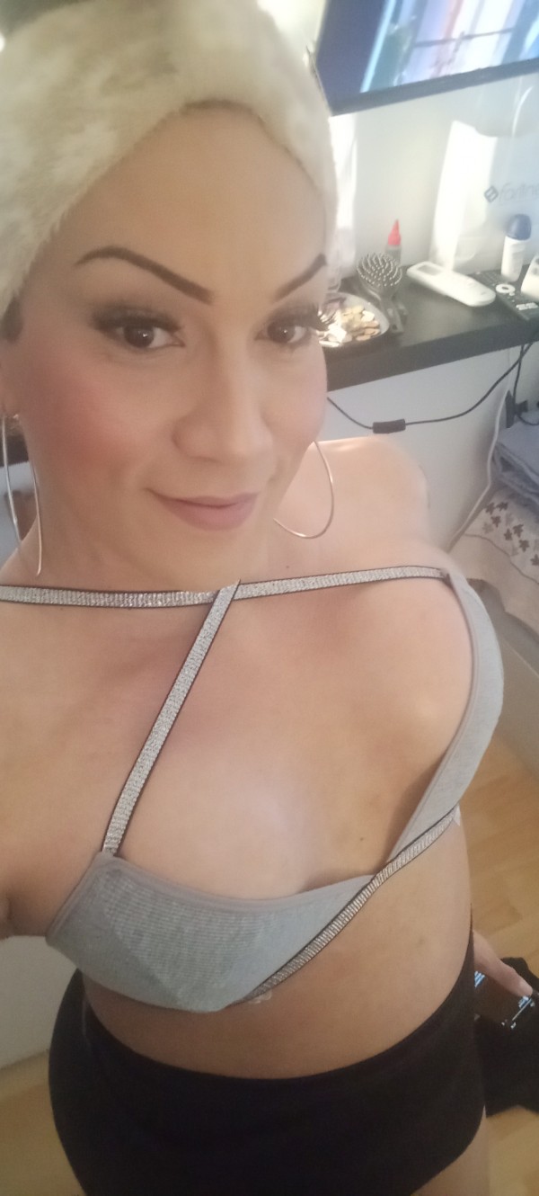 Chica trans de paso por coruña