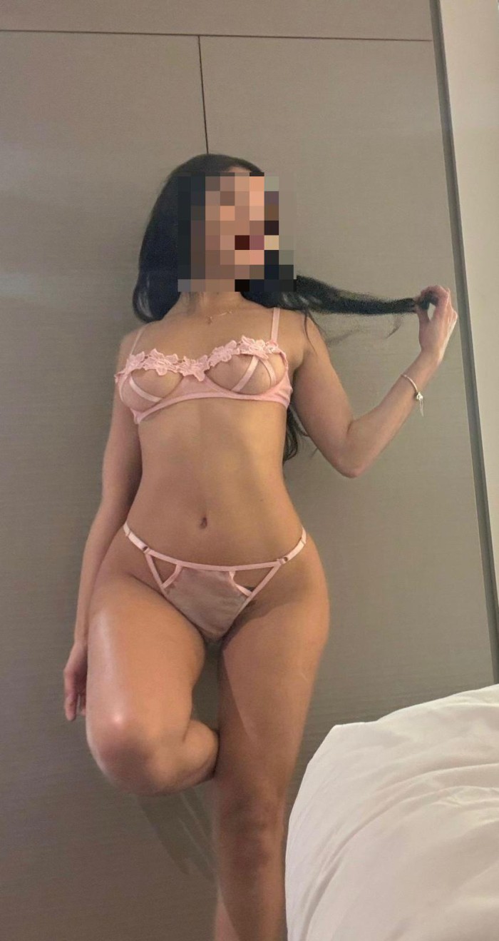 JOVEN COLOMBIANA ELEGANTE Y MUY ZORRA