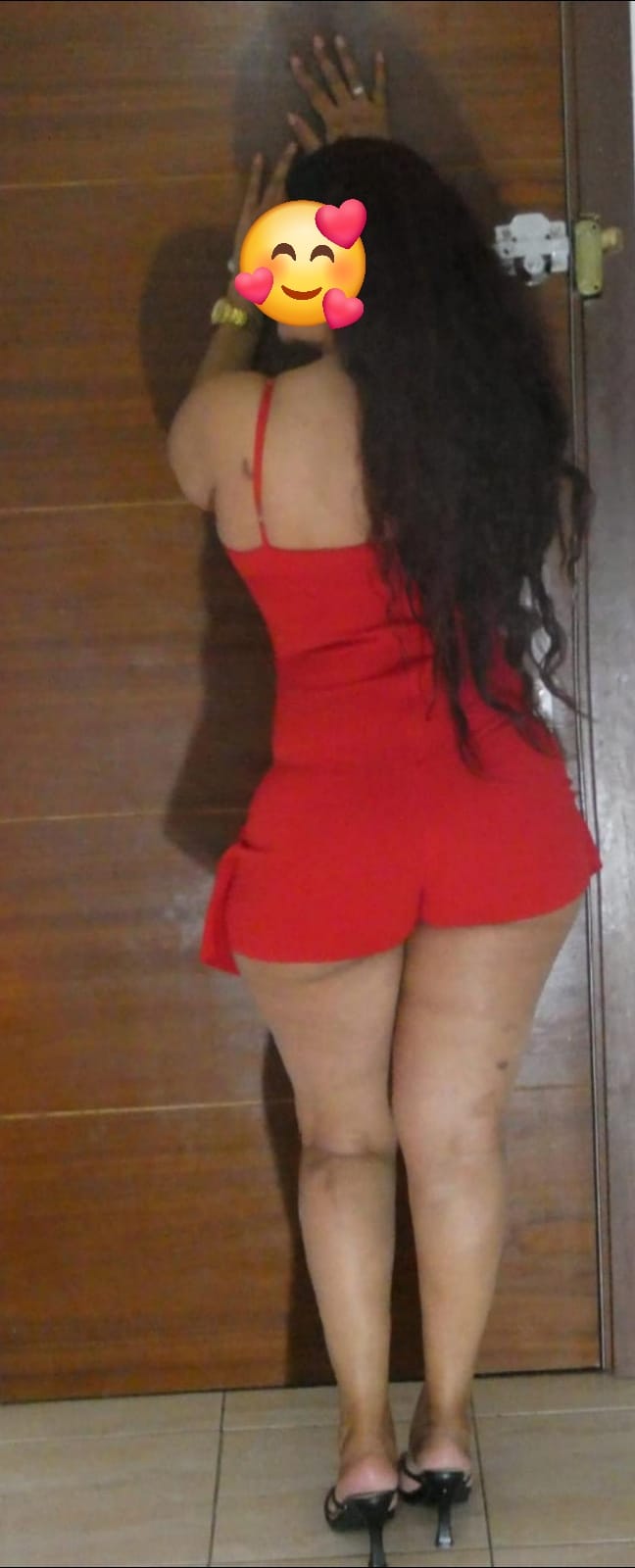 EN LAS HUESAS LATINA MUY COMPLACIENTE 24 HORAS