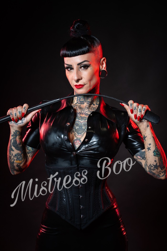 Diosa disciplinaria · Estricta · Perversa · Extrem