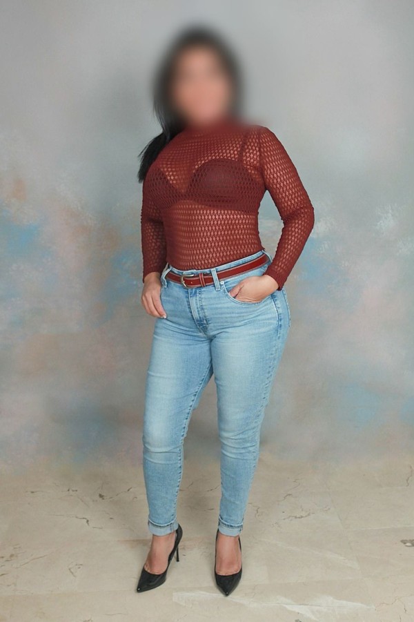 CELESTE GOLOSA Y MUY ARDIENTE