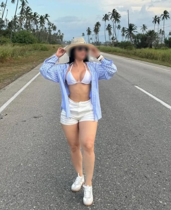 Daniela complaciente