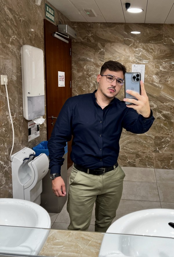 MASAJISTA LATINO PARA HOMBRES