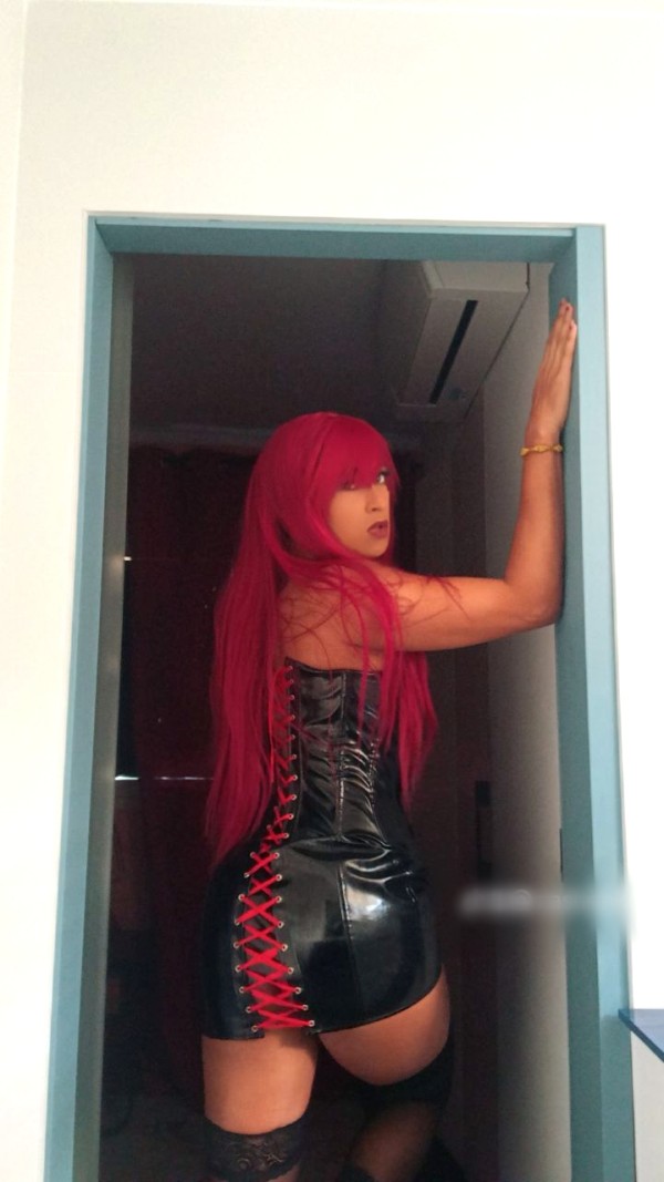 Ardientemente  viciosa y llena de leche