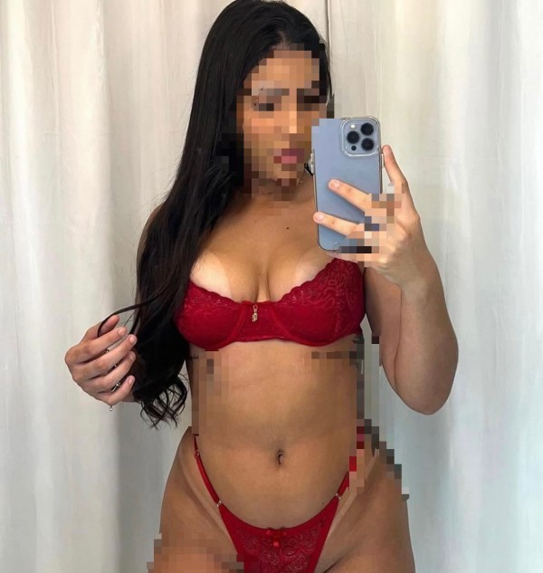 VEN Y QUÍTAME LAS BRAGAS CON TU BOQUITA