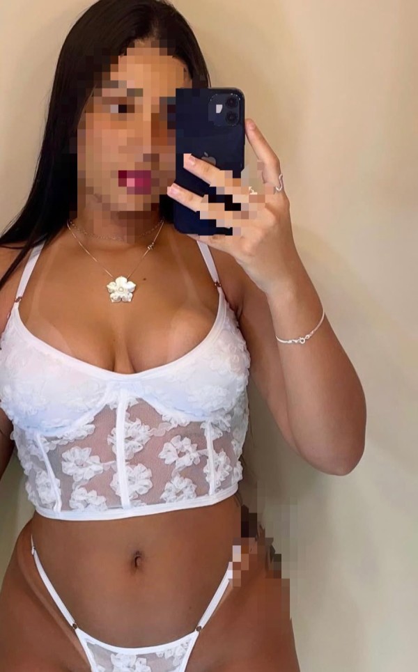 VEN Y QUÍTAME LAS BRAGAS CON TU BOQUITA