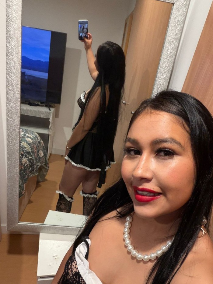 JOVENCITA COLOMBIANA DESESPERADA POR TENER SEXO