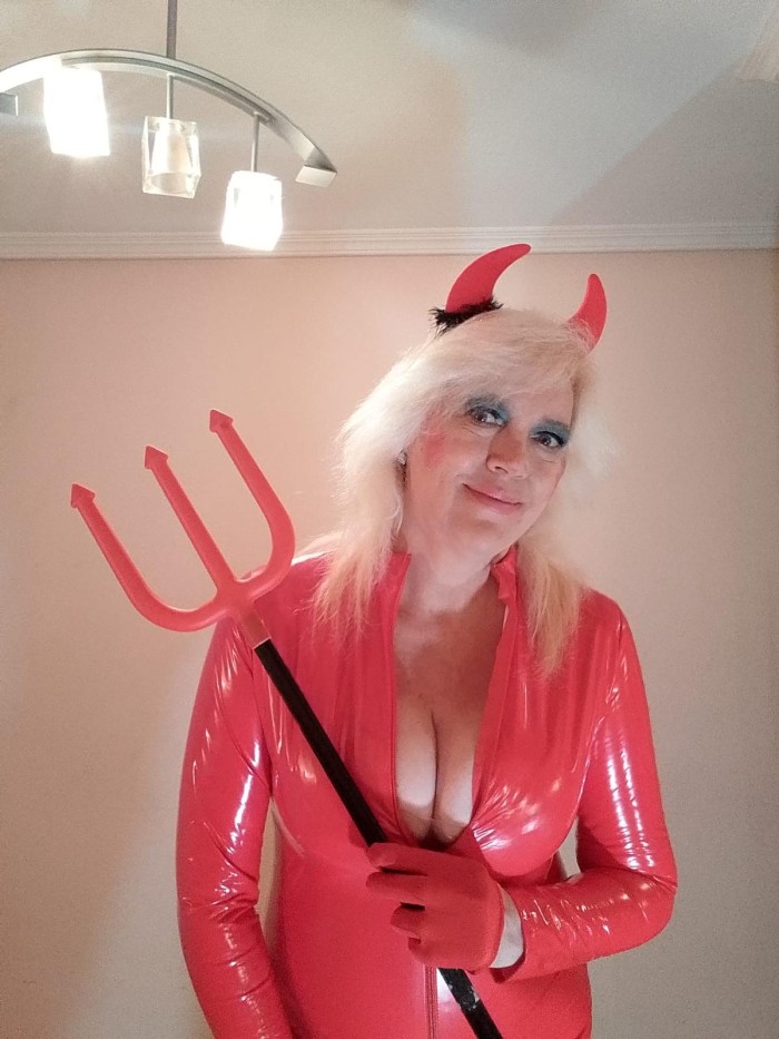 Noche completa,madurita, cariñosa,