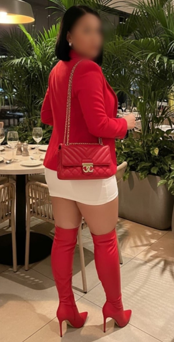 Con alguien como yo,no podrás dormir en toda la noche…