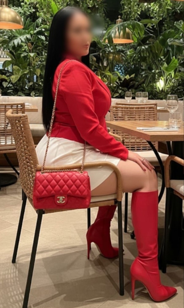 Con alguien como yo,no podrás dormir en toda la noche…