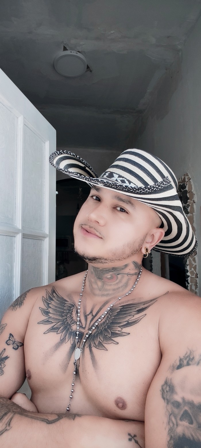 CHICO DE COMPAÑÍA VENEZOLANO EN LAS PALMAS, SEXOOO