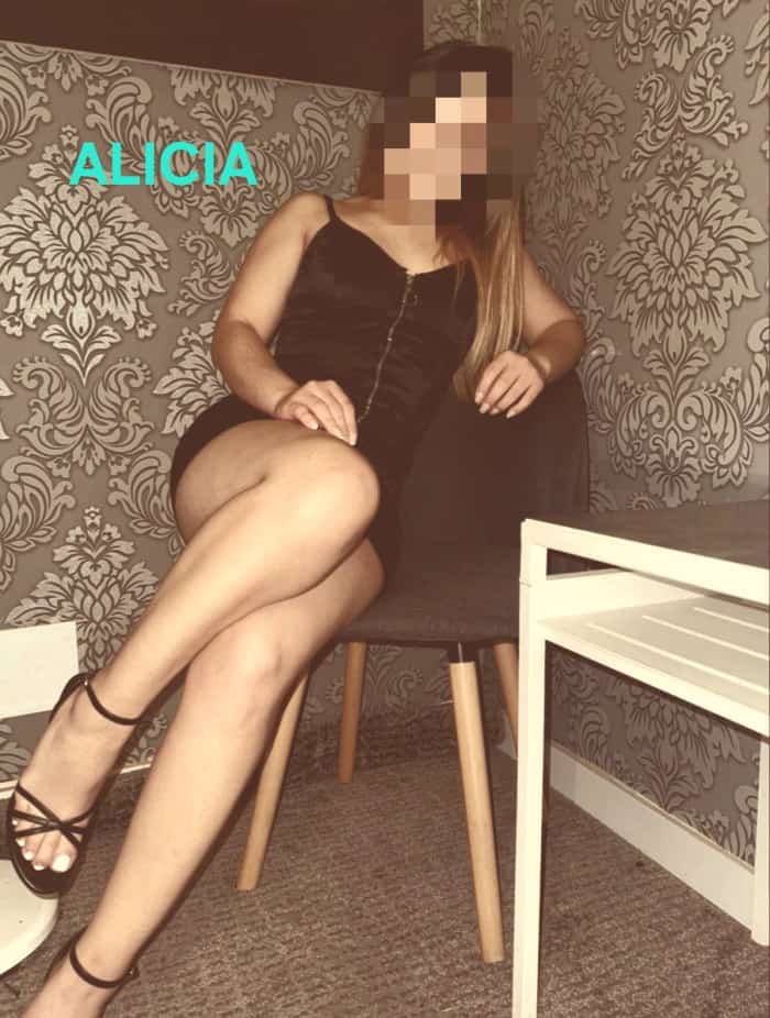 Variedad de chicas jóvenes, guapas muy completas