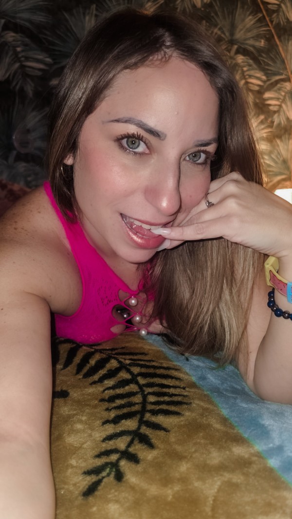 Rubia Canaria CALIENTE!