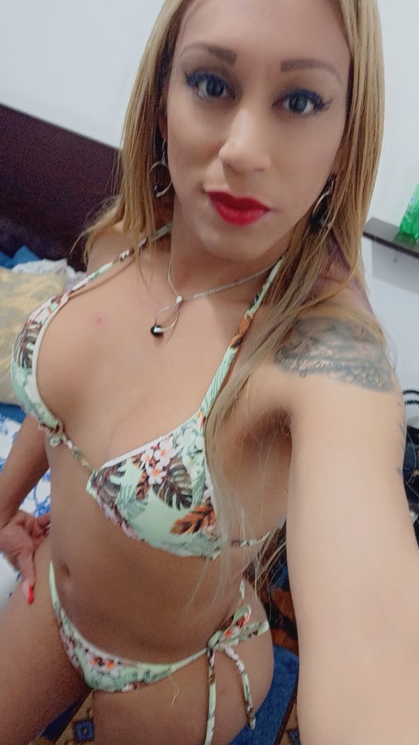 PAOLA, CHICA TRANS EXCITANTE Y PURA SENSUALIDAD…