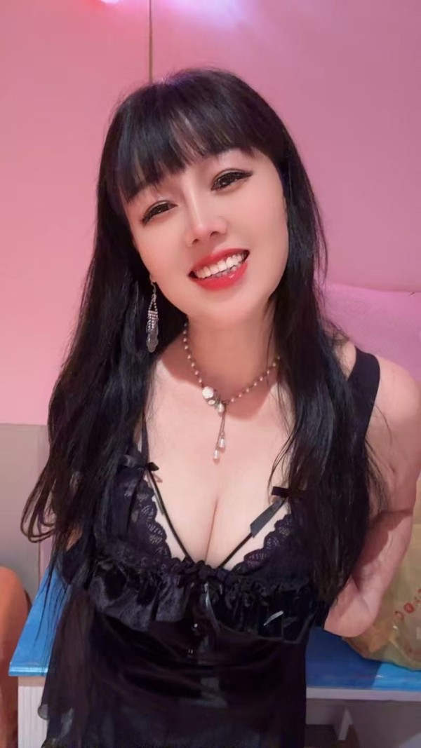 EXTROVERTIDAS ENROLLADAS, MALASAÑA, 692533333