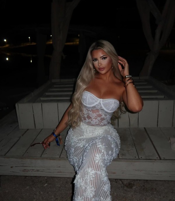 SARAH 28 años, MASAJISTA EXCLUSIVA e INOLVIDABLE…