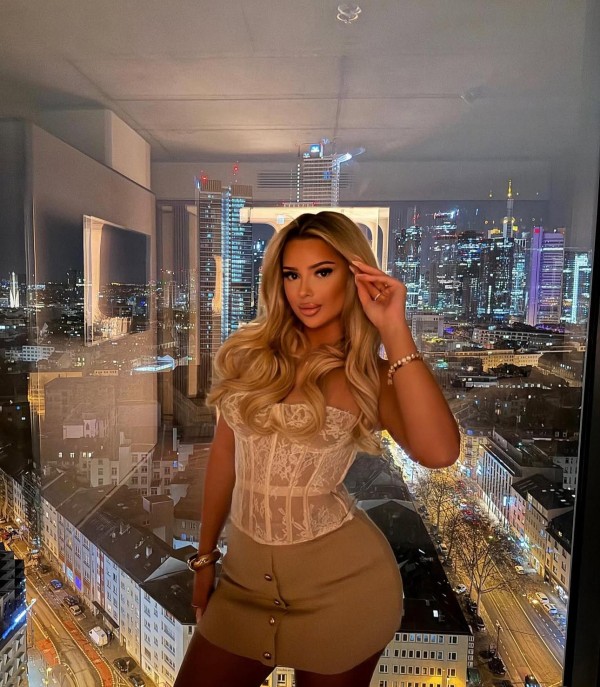 SARAH 28 años, MASAJISTA EXCLUSIVA e INOLVIDABLE…