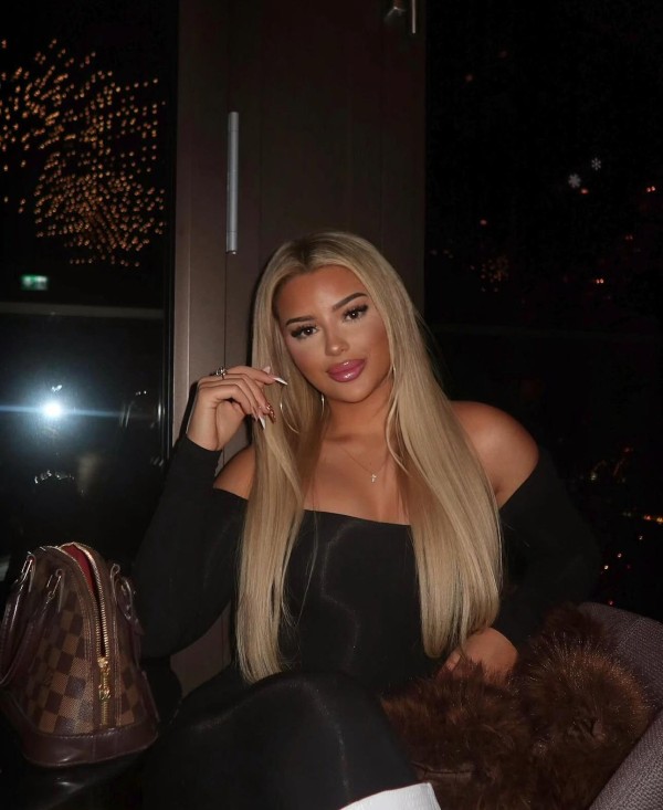 SARAH 28 años, MASAJISTA EXCLUSIVA e INOLVIDABLE…