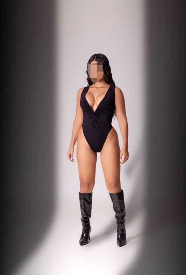 Espectacular LATINA TODA UNA diosa para ti ven no te arrepentirás