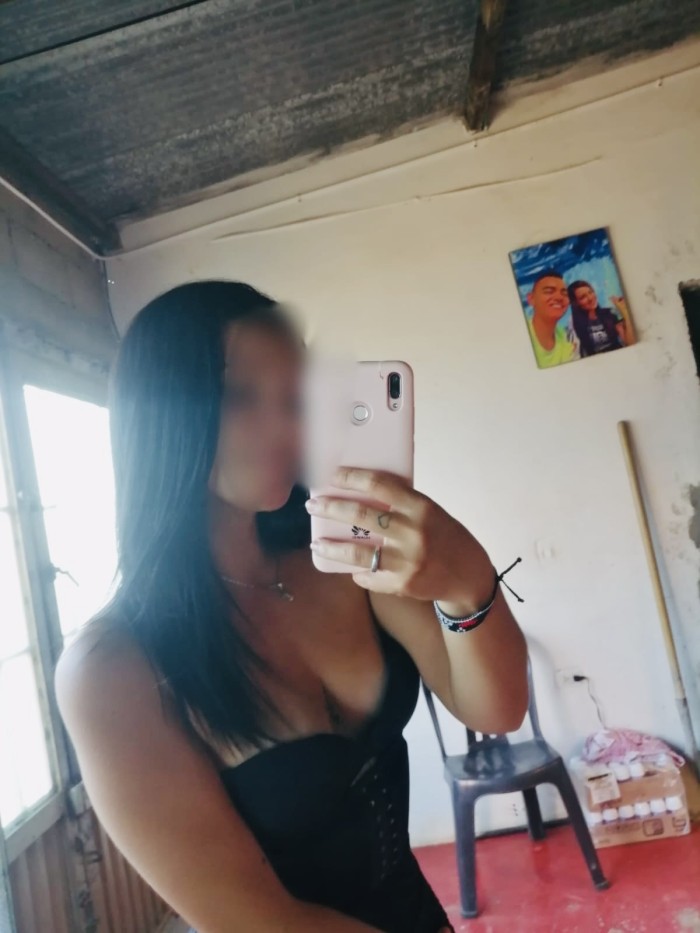 Nueva chica simpática delgada y muy cachonda