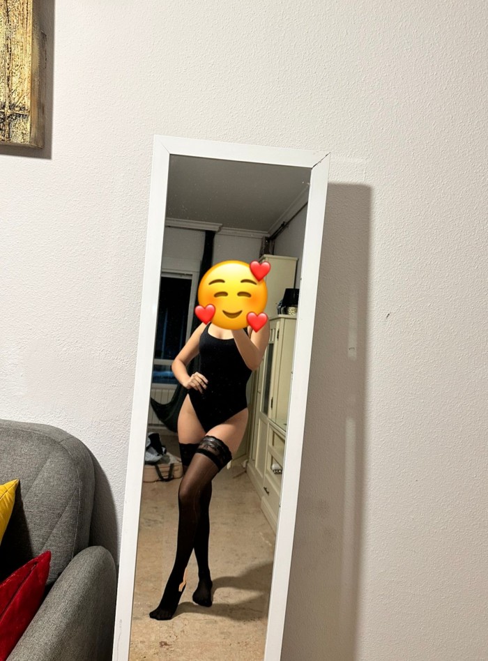 Jovencita muy cachonda coñito mojado en Getafe