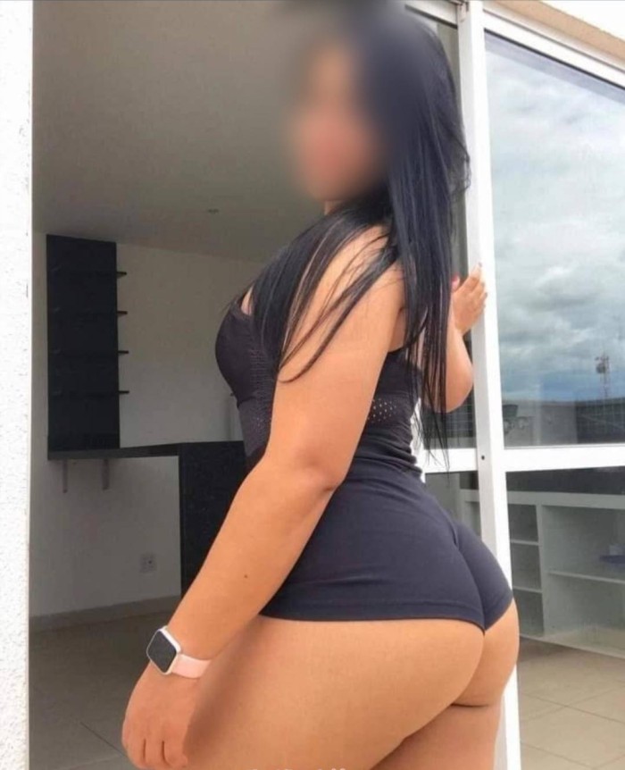 BELLA LATINA TODA UNA DIOSA DE CURVAS UNICAS PARA TI TE ATREVES