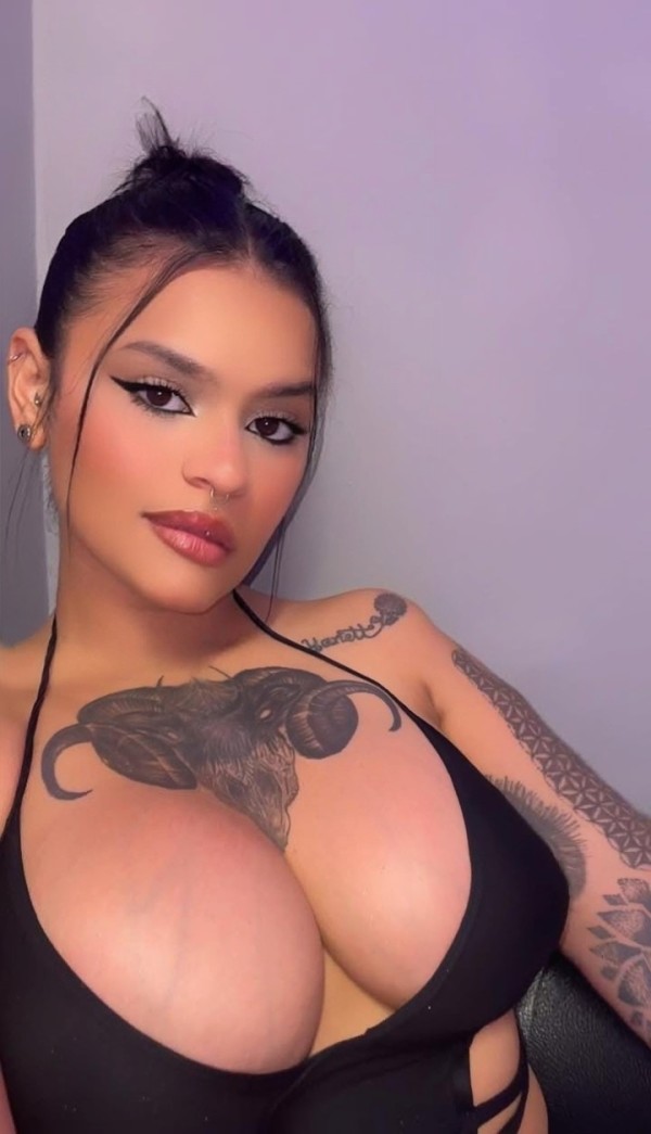 Soy LILYAN ,, DELGADITA,, un  BOMBON y muy JUGUETONA…